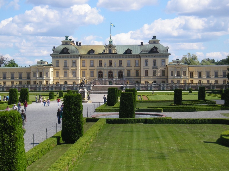 sky, 1080P, travel destinations, formal garden, tourists, outdoors, europe, cloud - sky, plant, history, tourism, lovön, royal family, building exterior