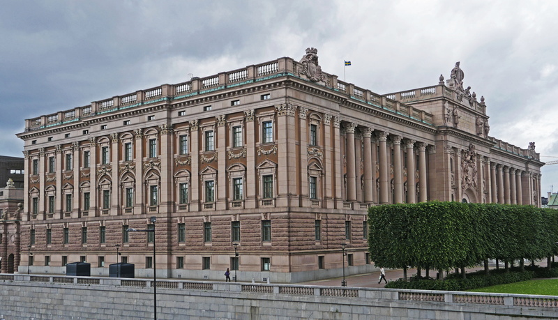outdoors, built structure, the past, stadtmitte, sweden, sky, reichstag island, gamla stan, plant, building exterior, government, cloud - sky, architectural column
