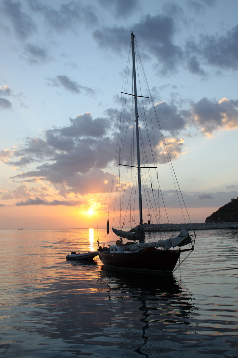 outdoors, no people, horizon over water, water, scenics - nature, beauty in nature, sky, nautical vessel, sea, nature, transportation, pole, porto, dawn