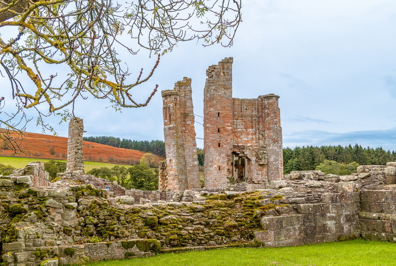 northumberland, old ruin, solar, ruined, ancient, castle, plant, built structure, 5K, stone wall, no people, archaeology, ruin, architecture, outdoors