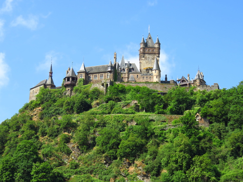 middle ages, travel destinations, tower, green color, mosel, nature, outdoors, historically, day, summit castle, spire, building exterior, no people, plant