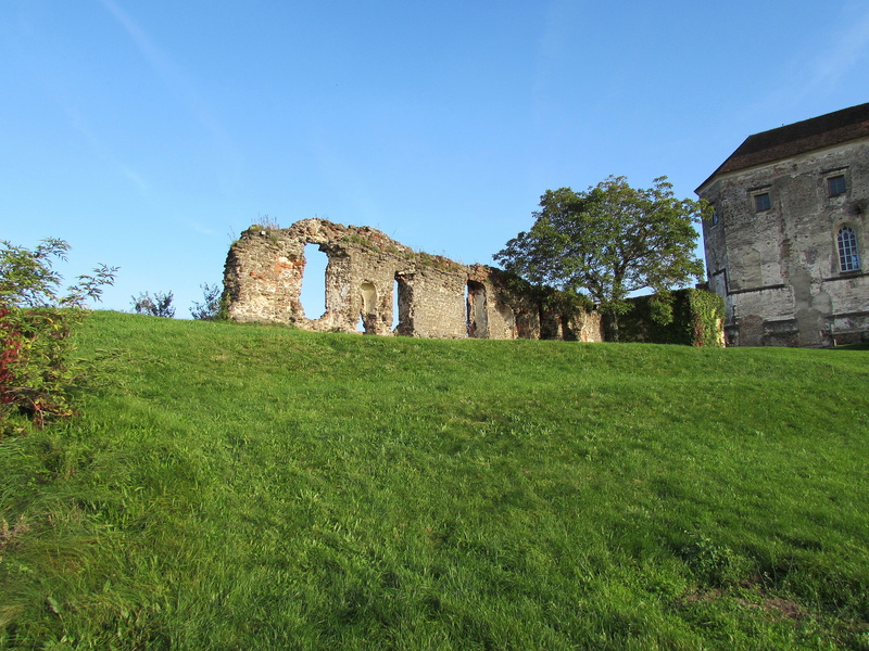 built structure, tourism, travel destinations, plant, outdoors, building exterior, blue, 4K, clear sky, güssing, old ruin, ancient civilization, green color