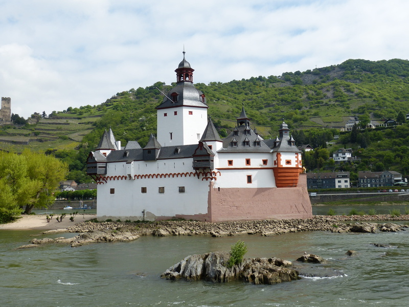 no people, kaub, pfalzgrafenstein, cloud - sky, unesco world heritage, middle rhine, built structure, religion, plant, castle, waterfront, architecture