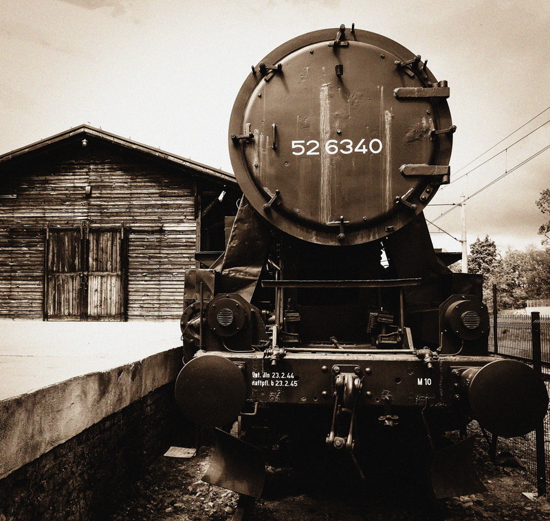 fight, mode of transportation, the war, sky, railway station, old-fashioned, train - vehicle, railroad track, architecture, armed forces, technology, Radegast