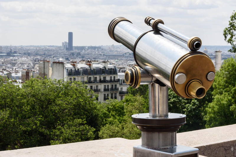 telescope, metal, viewer, built structure, urban, city, town, day, outdoors, hand-held telescope, plant, cityscape, building exterior, landscape, observation point