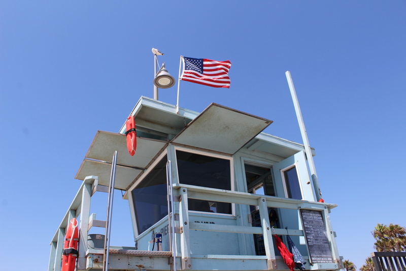 nature, los angeles, national icon, lifeguard, venice beach, built structure, sky, no people, 5K, lifeguard hut, seagull, american, building, patriotism