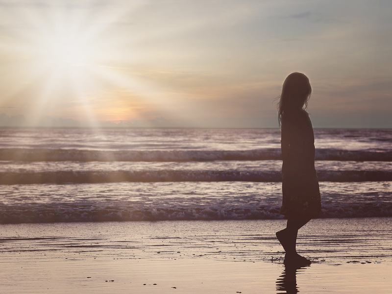 one person, outdoors, burst, girl, sun, beauty in nature, horizon, lifestyles, leisure activity, standing, little, ocean, silhouette, horizon over water