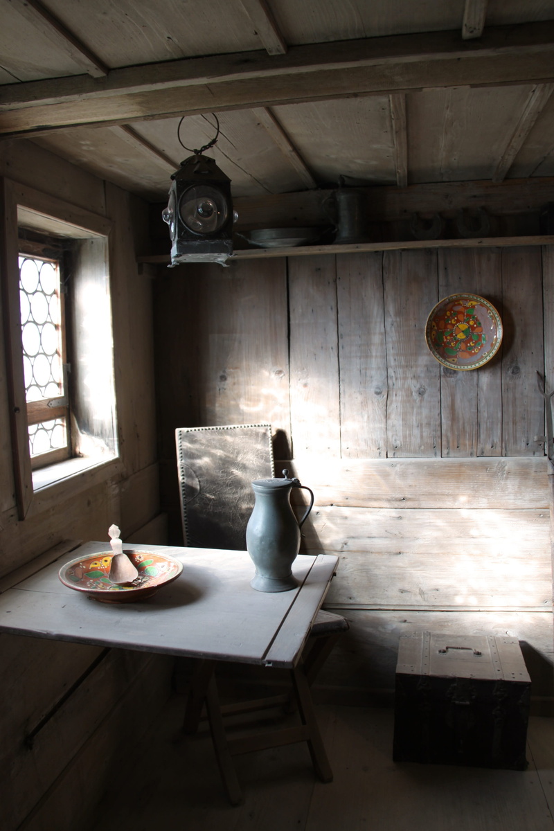 window, plate, Luther, absence, castle, sunlight, architecture, crockery, household equipment, domestic kitchen, home interior, no people, ceiling, hanging