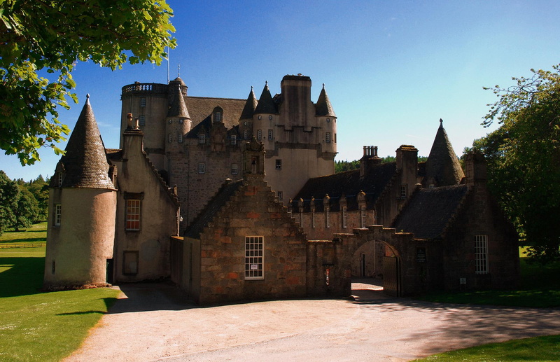 castle, fraser, home, scotland, kemnay, house, animals, 1080P, aberdeenshire