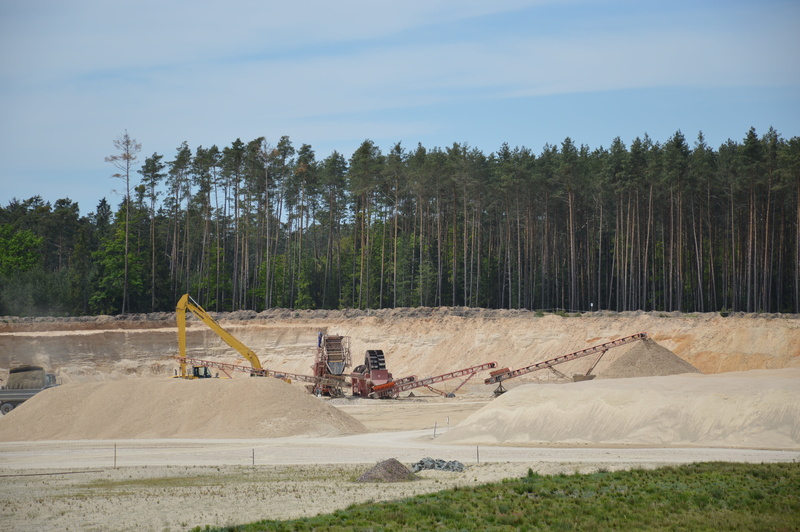 day, equipment, sand, technique, plant, industry, 5K, land, construction machinery, sky, heap, development, sand sorting plants, quarry, forest, machinery