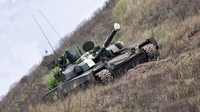 sky, armor, grass, tree, land, field, mode of transportation, weapon, battle, no people, MBT, machinery, 2K, armed forces, armored tank, army, military