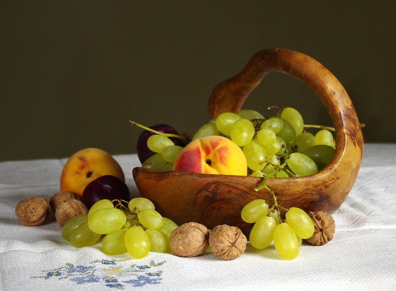 apple, freshness, large group of objects, grape, food, close-up, fruits, wellbeing, no people, fruit, still life, ripe, autumn fruits, apple - fruit, choice