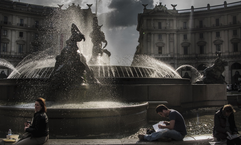 people, europe, famous Place, women, sunset, real people, water, city, rome, motion, splashing, leisure activity, architecture, group of people, building exterior
