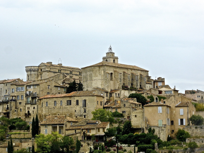 medieval, incidental people, nature, mountain, hilltop, outdoors, sky, town, historical, old, residential district, city, picturesque, gordes, tree, historic