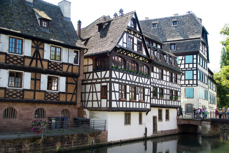 waterfront, railing, House, outdoors, architecture, Timbered, timbered house, building, row house, city, built structure, 4K, shutters, residential district