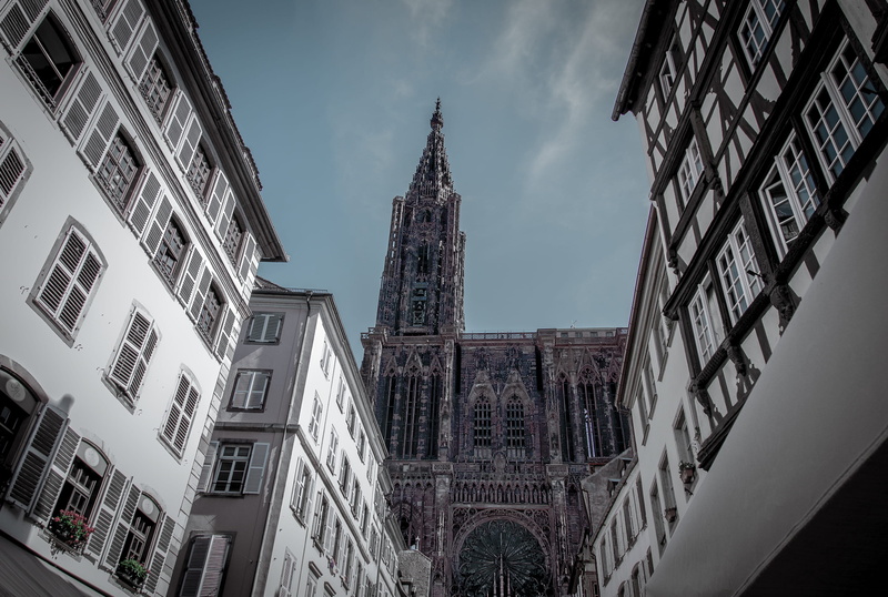sky, place of worship, outdoors, cloud - sky, cathédrale, window, belief, france, 2K, built structure, travel destinations, no people, strasbourg, religion