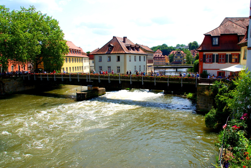 building exterior, flow, plant, cloud - sky, sky, Bamberg, weir, River, Bridge, flowing water, connection, waterfront, Water, 4K, river, residential district