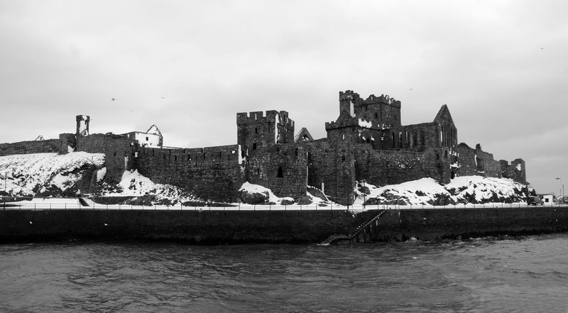 photo, sea, battlement, travel destinations, 4K, architecture, palace, greyscale, frozen, ruin, no people, history, ancient, concrete, sky, black and white