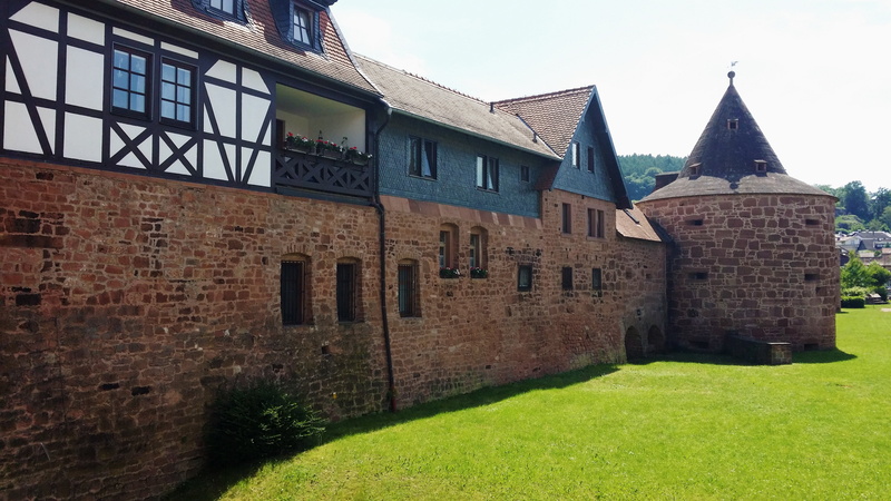 wall, no people, bulwark, travel destinations, built structure, day, building exterior, building, spire, history, religion, city wall, architecture, büdingen