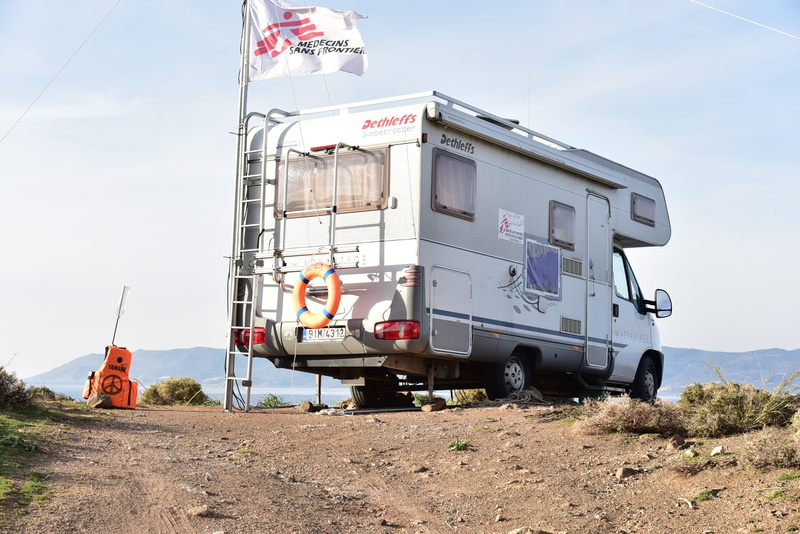 transportation, doctors without borders, no people, truck, sunlight, surveillance, motor vehicle, life guard, land, outdoors, 2K, mode of transportation