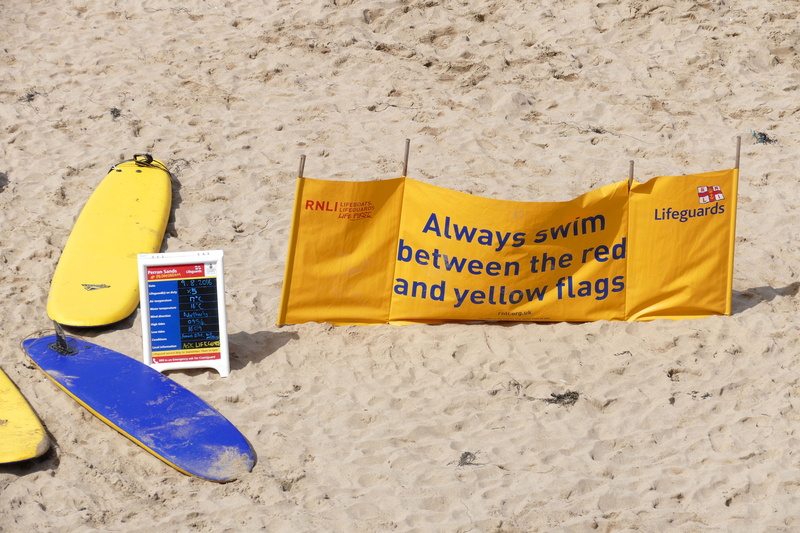 saver, coastline, nature, vacation, help, life guard, no people, round, red, sos, horizon, sunlight, lifeguard, absence, guard, high angle view, sea, text