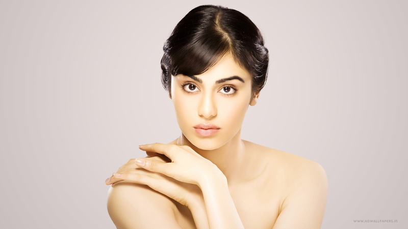 one person, body part, portrait, Sharma, studio shot, beautiful people, looking at camera, women, hairstyle, hair, close-up, young adult, indoors, fashion