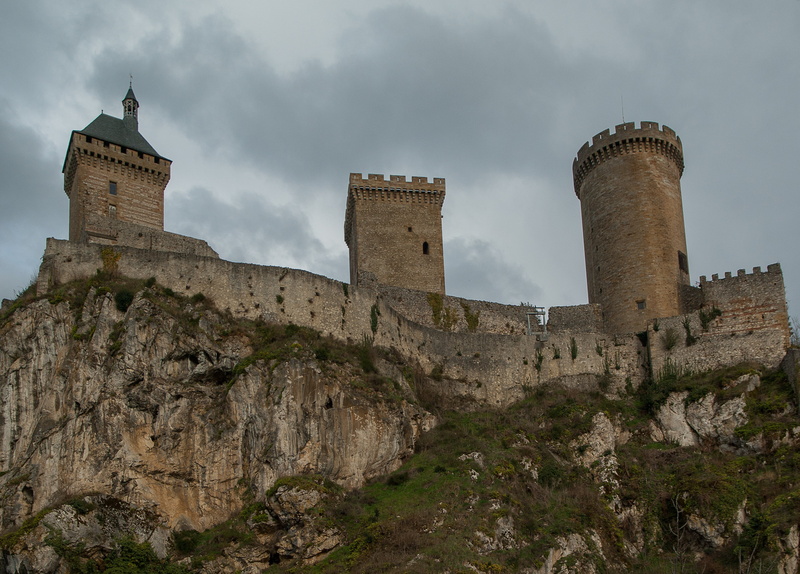 history, sky, foix, building, low angle view, outdoors, day, cloud - sky, built structure, old, castle, concrete, photo, medieval castle, 2K, architecture