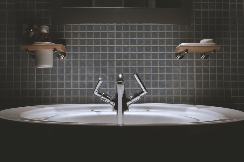 white, no People, toothpaste, domestic room, room, indoors, white color, metal, bathroom, mirror, bathtub, bath, sink, backsplash, modern, chrome, tub
