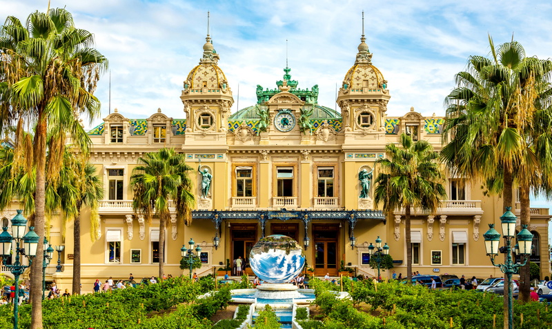 dome, palm trees, tree, the bushes, building, nature, built structure, tourism, fountain, outdoors, beige, sky, no people, sculpture, concrete, plant, belief