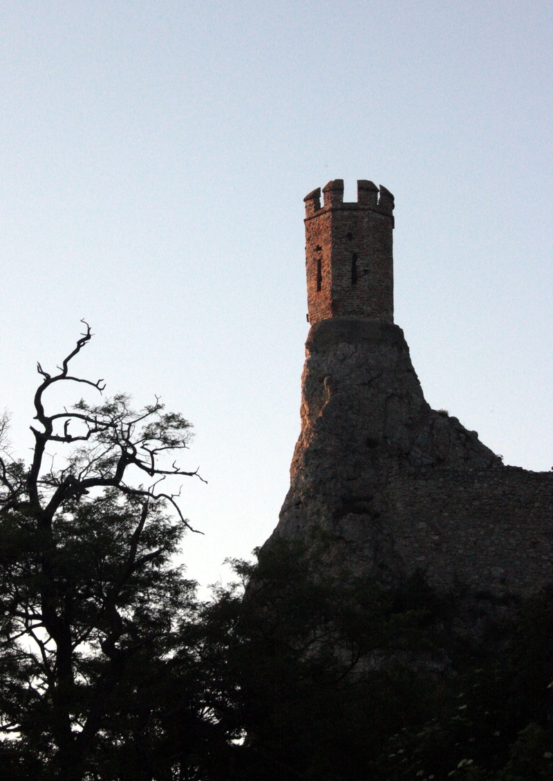 Slovakia, sky, building, nature, architecture, tower, no people, built structure, tree, building exterior, 2K, outdoors, day, Bratislava, fort, observation tower