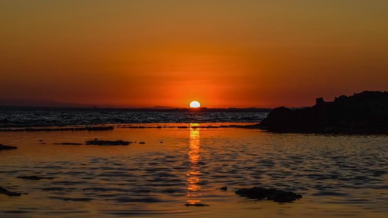 coast, horizon, no people, tranquility, afternoon, solid, nature, horizon over water, outdoors, sky, 4K, land, scenics - nature, summer, rock - object