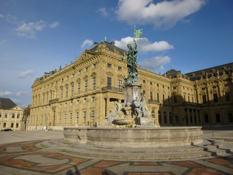 famous Place, Residence, male likeness, italian Culture, travel Locations, World Heritage, italy, travel destinations, human representation, unesco, nature