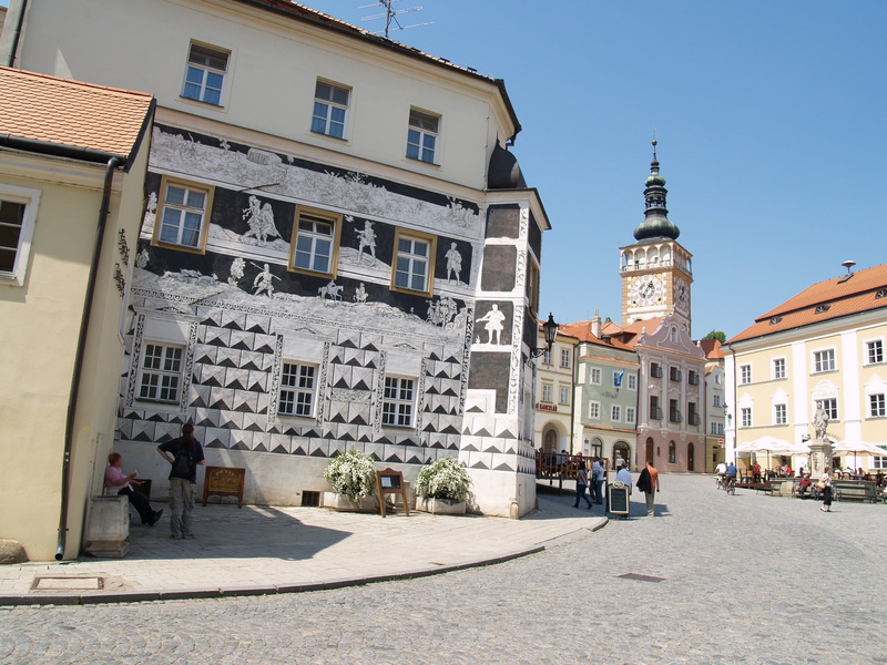 men, 2K, spire, monument, outdoors, tower, building, mikulov, place of worship, residential district, building exterior, women, built structure, sky, travel destinations