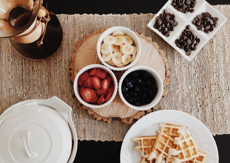 glass, directly above, bowl, cup, foods, no people, food, breakfast, indoors, high angle view, temptation, close-up, slice, ready-to-eat, fruits, coffeebeans