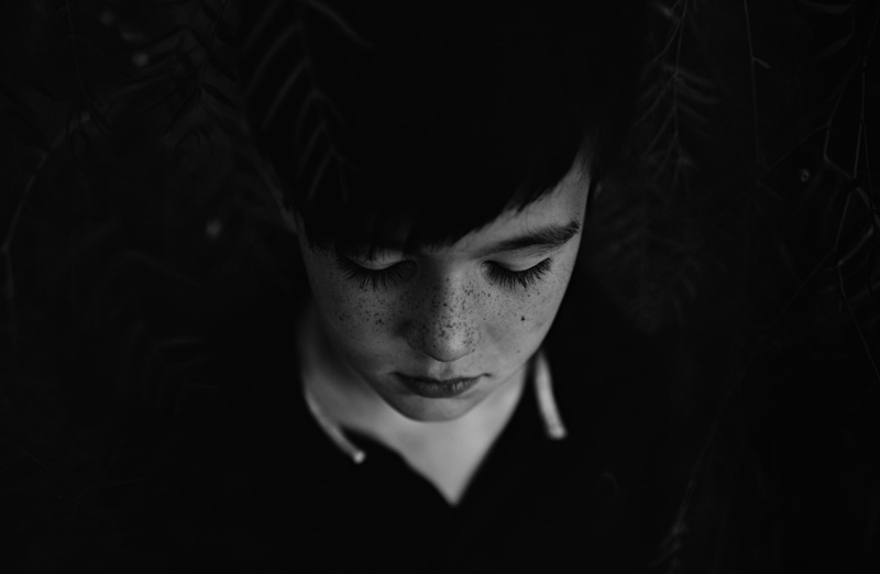 human face, People, close-up, 1080P, real people, front view, one person, human body part, Quiet, lifestyles, men, young adult, contemplation, childboy