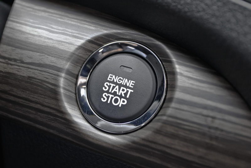 personal accessory, control, industry, black color, power supply, geometric shape, number, close-up, transportation, 1080P, speed, silver colored, kia