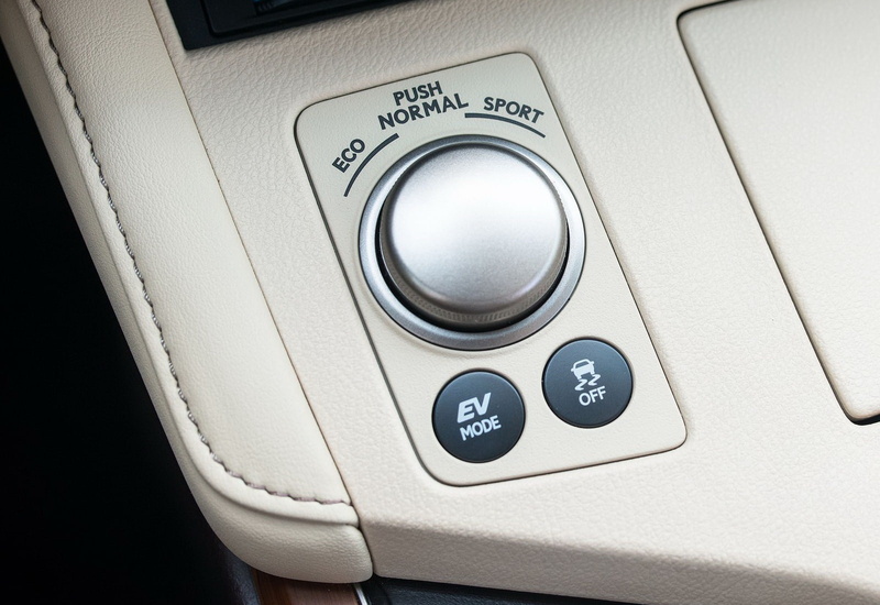 close-up, text, equipment, communication, vehicle interior, car, motor vehicle, lexus, control, (2016), western script, push button, transportation, indoors