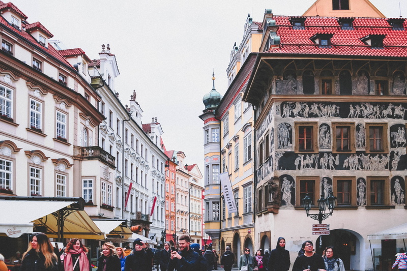architexture, adult, house, crowd, praha, residential district, lookingup, 5K, group of people, lifestyles, arquitetura, large group of people, building