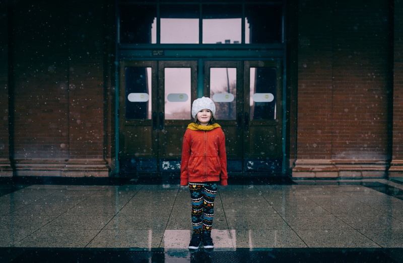 building exterior, one person, Snowing, outdoors, portrait, real people, innocence, Happy, women, goodmood, front view, 1080P, City, leisure activity