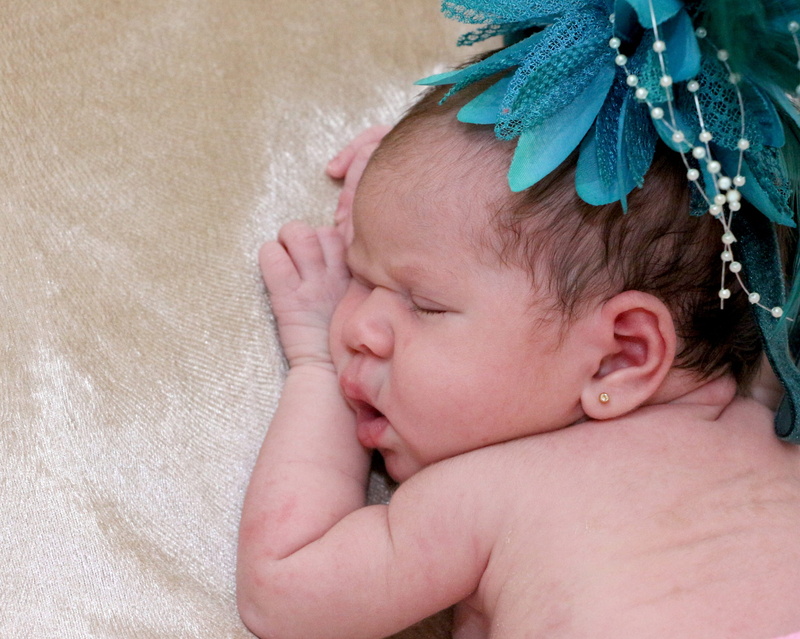 headshot, childhood, eyes closed, childish, innocence, girl, baby, real people, fashion baby, affection, sleeping, indoors, newborn, sleep, bebe sleeping