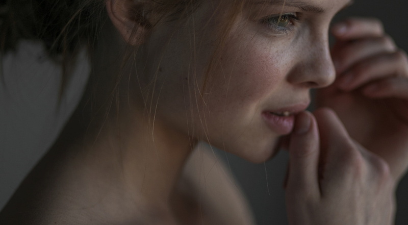 close-up, anxiety, shoulders, looking, one person, contemplation, Smile, human face, emotion, Freckles, human body part, worried, depression - sadness