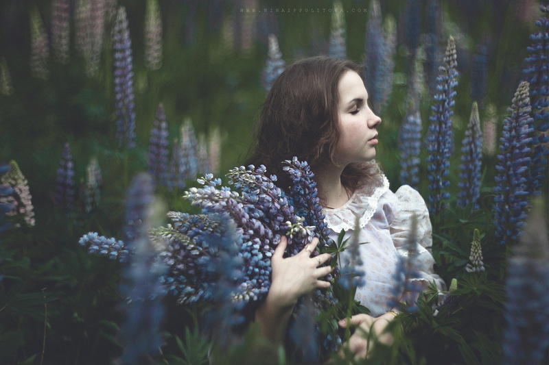 1080P, land, leisure activity, adult, closed eyes, Shirø Igarashi, women, hairstyle, young adult, young women, flowering plant, selective focus, beautiful woman