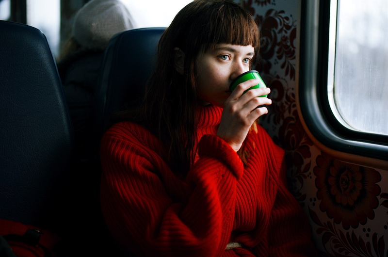 clothing, Marat Safin, motor vehicle, journey, food and drink, one person, drink, transportation, leisure activity, drinking, mode of transportation, looking