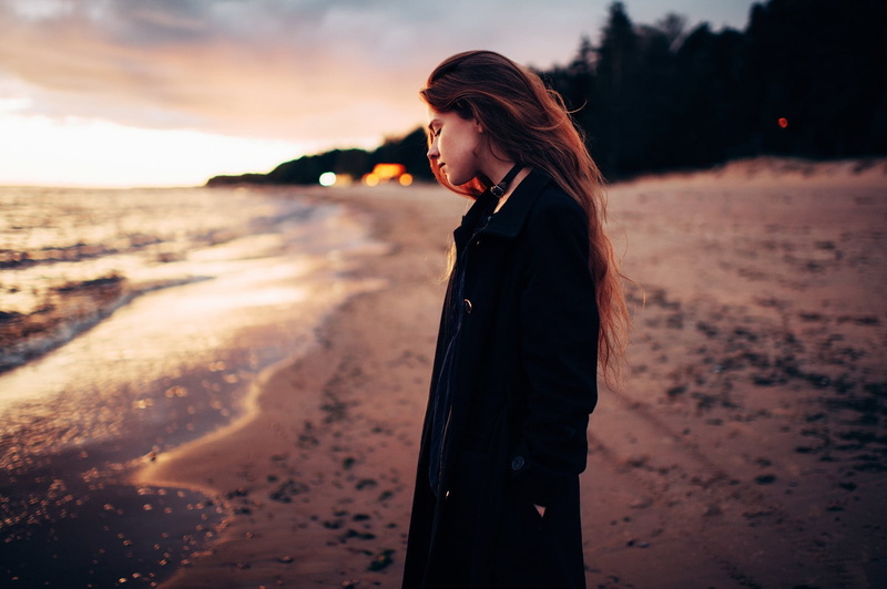 lifestyles, sky, Marat Safin, hair, women, coats, land, model, beach, outdoors, teenager, looking, nature, auburn hair, 720P, women outdoors, sea, wavy hair