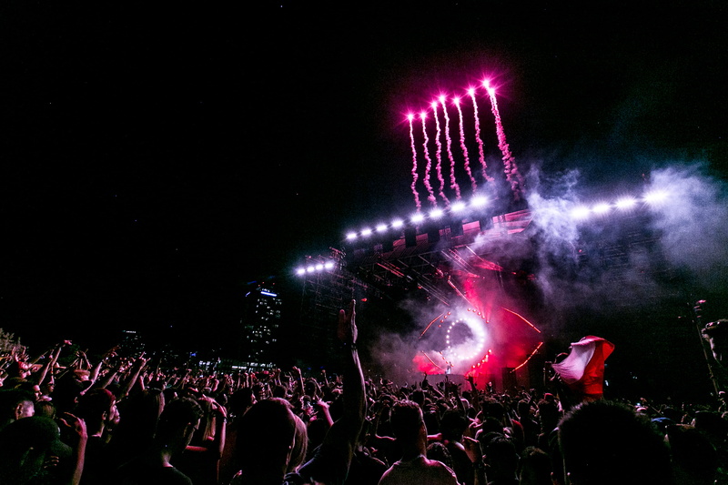 audience, enjoyment, illuminated, gathering, music festival, stage light, motion, group of people, stage, human arm, musician, party, 2K, celebration