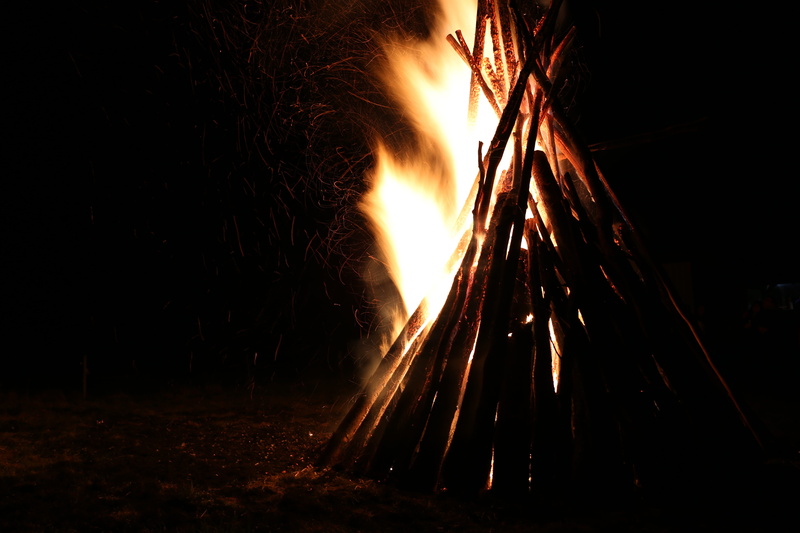 glow, power, bonfire, warm, blurred motion, heat, sparks, symbol, firework, yellow, flaming, long exposure, wildfire, campfire, heat - temperature, ignite