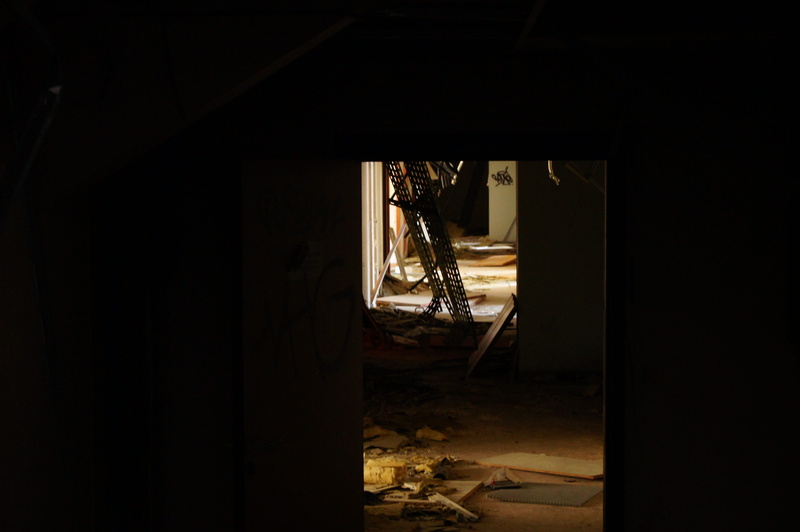 home interior, destructed, architecture, abandoned, entrance, damaged, grenoble, bad condition, destroy, urbanphoto, messy, house, dark, building, doorway