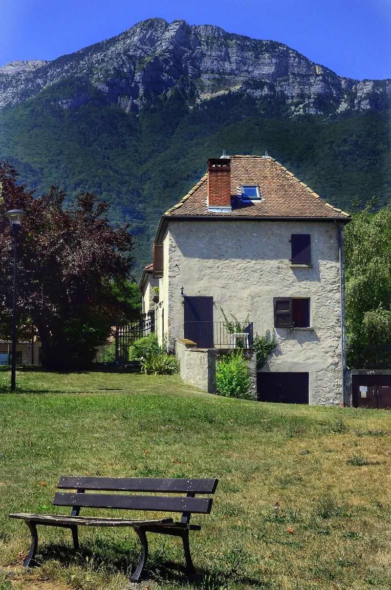 plant, land, mountain, french, garden, nature, sunlight, building, house, 4K, tree, bench, countryside, seat, day, landscape, built structure, outdoors