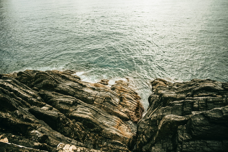 beauty in nature, rocky coastline, xt10, idyllic, rock, splash, front, vernazza, tranquil scene, fuji, outdoors, ocean, nature, 4K, non-urban scene, body
