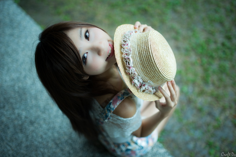 portrait, focus on foreground, day, hair, child, girls, cute, 5K, Asian, one person, brown hair, innocence, childhood, hairstyle, holding, millinery, brunette